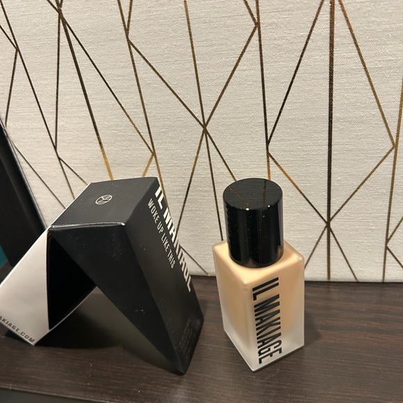 IL MAKIAGE Woke Up Like This Flawless Base Foundation Cream light fair #60, 30ml - Picture 2 of 5